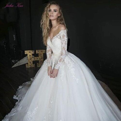 Julia Kui Sweetheart A-Line Wedding Dress With Chapel Train Of Tight Waistline Off The Shoulder