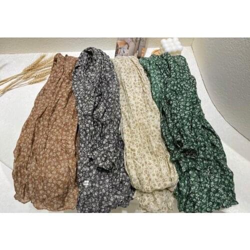 2021 Fashion Autumn Small Flower Print Ripple Scarf Shawls Women Trendy Cotton Crinkle Floral Pattern Hijab Wrap 4 Color
