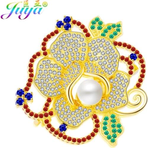 2017 New Design Micro Pave Colorful Zircon Copper Flower Decorative Pin Pearls Women Sweater Brooches For Christmas Gifts
