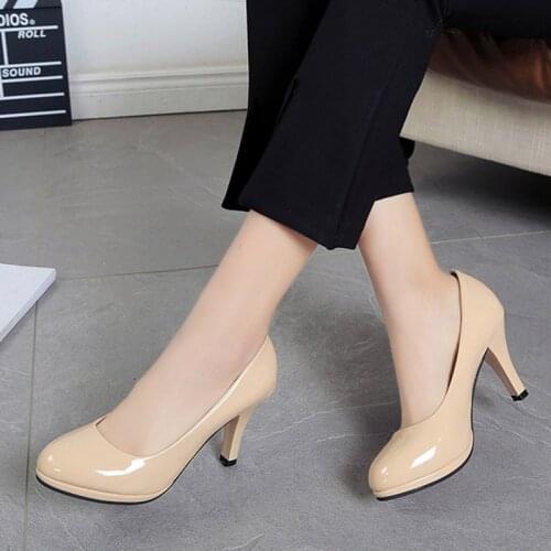 Plus Size 34-42 Ol Office Lady Shoes Patent Leather Dress Shoes Basic Pumps High Heels Wedding Shoes Bridal Ladies Shoes 7330G