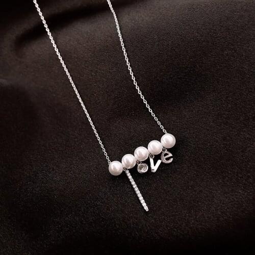 Fashionable Womens Necklace S925 Silver Love Pearl Pendant Necklace Clavicle Chain Exquisite Jewelry Ladies Sweater Chain