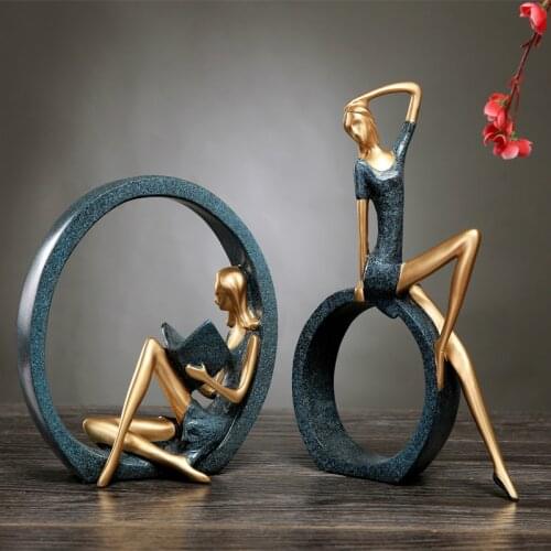 Nordic Style Personality Reading Girl Figurine Living Room Wine Cabinet Ornaments TV Cabinet Resin Crafts Desk Decoration Statue