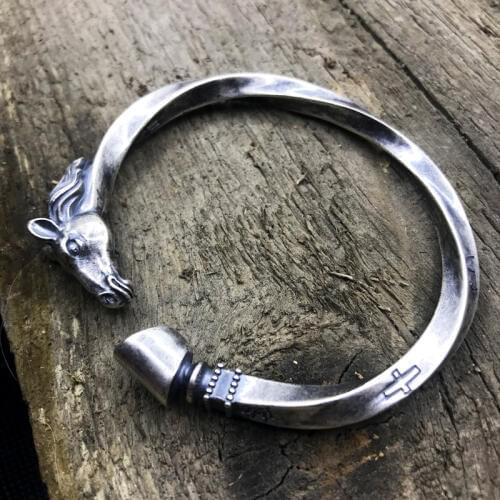 Adjustable Viking horses head and hoof(hooves) War Bracelet free ship