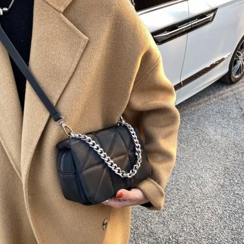 FANTASY Hot Sale Oxford Cloth Shoulder Crossbody Bags For Women Thick Metal Chain Trendy Soft Handbags Female 2021 Winter Newest