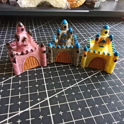 1pcs/lot Resin castle house 30mm Ornaments Micro landscape Ornaments Creative Home Gardening Decorations