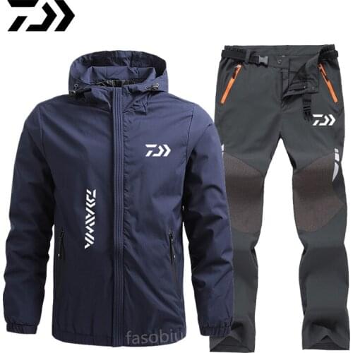 Daiwa Waterproof Fishing Suits Mens Autumn Winter Fishing Apparel Breathable Hooded Fishing Jackets Outdoor Windproof Clothing