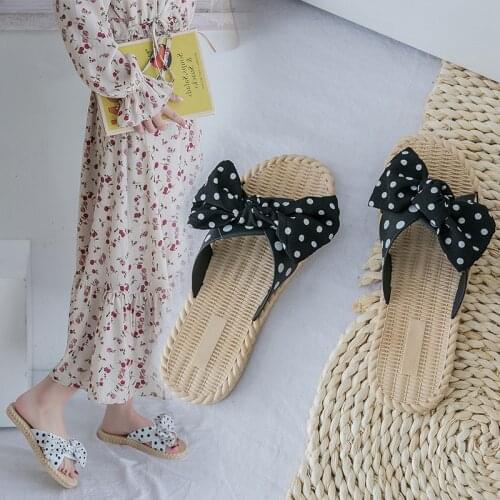 2021 new spring and summer season cool slippers women wear anti slip fashion Korean butterfly net red womens slippers