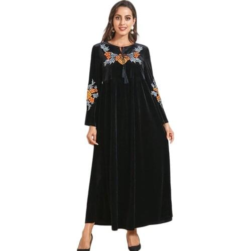 Middle East Muslim Women Long Dress Velvet Autumn Winter Arab Abaya Plus Size Embroidery Loose Islamic Clothing Casual Fashion