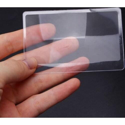 50Pcs 3X Pocket Wallet Credit Card Size Fresnel Lens Fire Starter and Magnifier Y5JA
