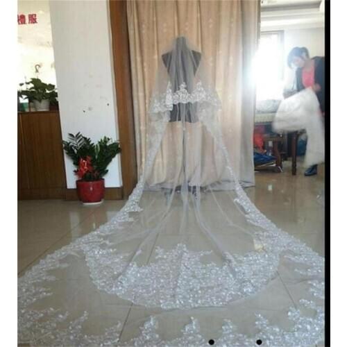 Best Selling Luxury Real Image Wedding Veils Three Meters Long Veils Lace Applique Crystals Two Layers Cathedral Bridal Veils