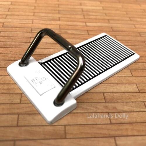 Dollhouse Mini Metal Treadmill Model for Dollhouse Furniture Decoration Accessories