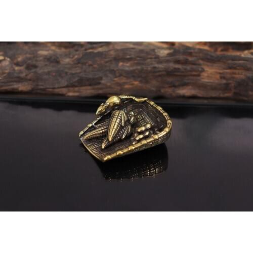 Retro Brass craft Nostalgia Dustpan mouse DIY Key chain Pendant Miniature Fitting Keychain Pendant souvenir Accessories a0411