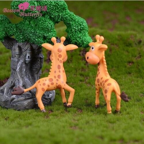 1pc Cute Mini 6cm Sika Deer Figurines Resin Craft Miniature Fairy Garden Decor Cake Ornament Home Decoration