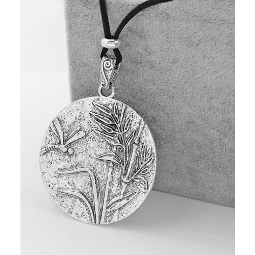 1PCS Dragonfly Reed Round Shape Charms Pendants Velvet Cord Necklace Lagenlook