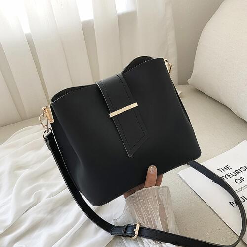New fashion womens bag shoulder large capacity PU material high quality womens Messenger bag shopping and work ladies bag
