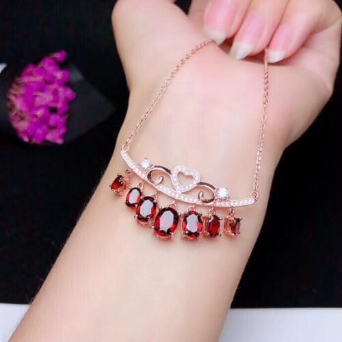 The latest design, natural garnet necklace, made of 925 silver. Favorite collection