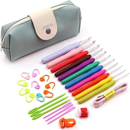 30pcs Colorful Crochet Hooks Set Ergonomic Soft Handle Crochets Stitch Markers Measure Tape Row Counter Kit