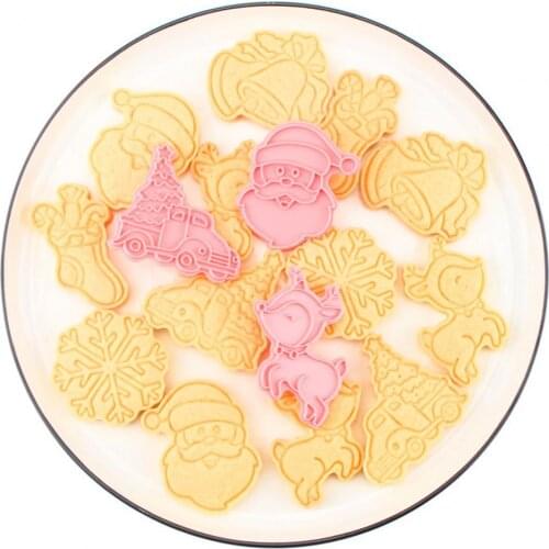 6Pcs/Set Cookie Stamps Christmas Design Easy to Demold Plastic 3D Biscuit Plunger Mold Baking Tools