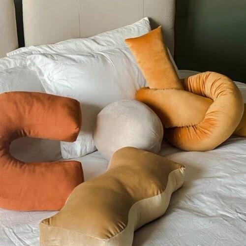 От храпа Pillow Cushion Three-Dimensional office 2019 Geometric Velvet INS Nordic Style Cute Sofa Decoration Satijnen Kussensloo