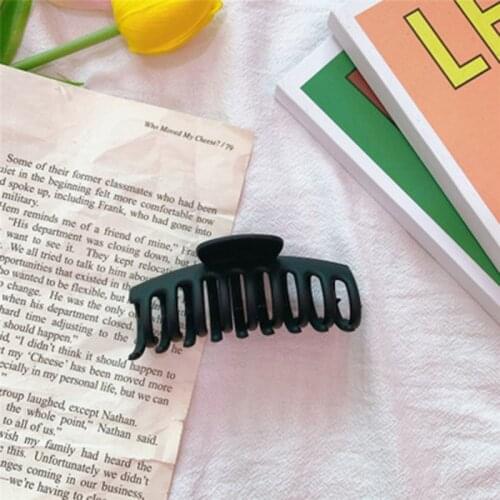 Korean Hair Claw Fashion Big Solid Plastic Hair Pins Clips for Women Girl Headwear Hair Claw Accessories