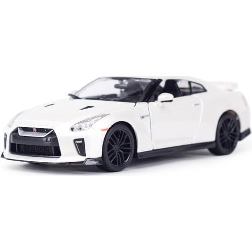 Bburago 1:24 2017 GT-R Sports Car Static Die Cast Vehicles Collectible Model Car Toys