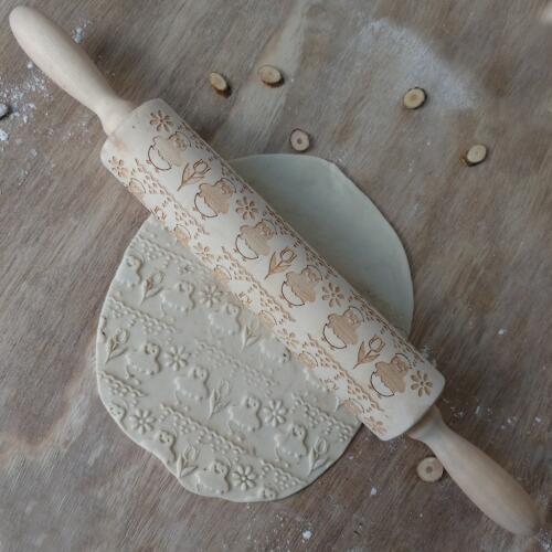 Christmas Embossing Wood Rolling Pins Baking Cookies Noodle Biscuit Fondant Cake Dough Engraved Roller Chicks Rabbit Butterfly