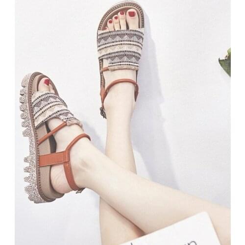 Retro Women Sandals Fashion Non-slip Beach Sandals Woman Thick Bottom Wear Resistant Sandals Casual Buckle Round Toe Flats