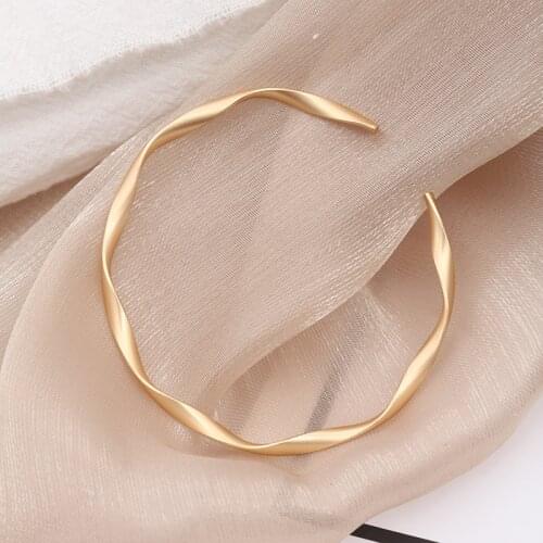 2021 New Korea Fashion Geometric Golden Bracelet Simple Elegant Matte Bracelet for Women Temperament Jewelry Wholesale