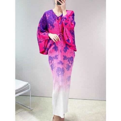 2021 New plus size bridesmaid dress Miyak Pleated Fashion Printed Loose V-neck Bat sleeve Maxi dresses Tide