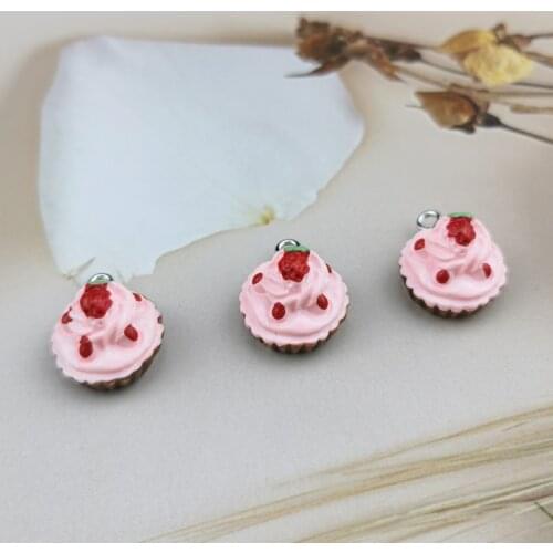 MuhNa 10pcs 3D Bear Strawberry Cake Ice Cream Resin Charms Dessert Pendants DIY Craft fit for Bracelet Jewelry Finding Handmade