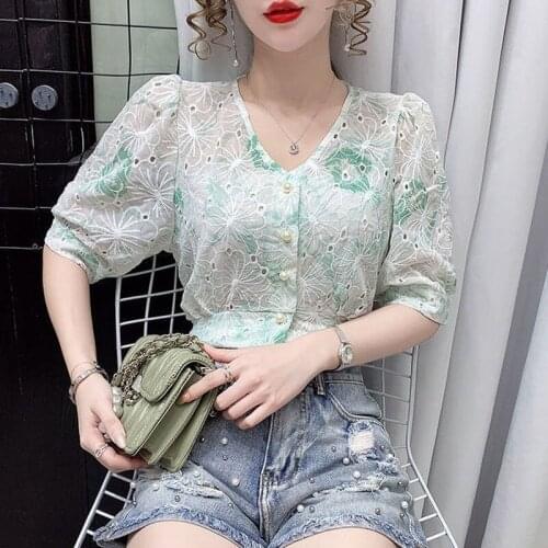 2021 summer new style embroidered design hollow top fashion all-match V-neck chiffon lace short-sleeved shirt