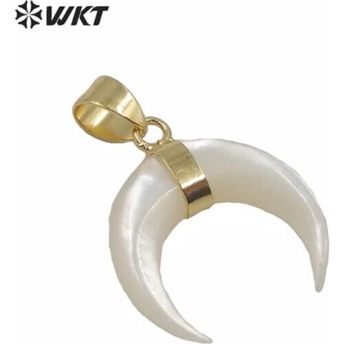 WT-JP214 WKT Trendy Pearl Pendants Crescent Mother Of Pearl Pendant Gold Electroplated Pendant Women Fashion Jewelry Making