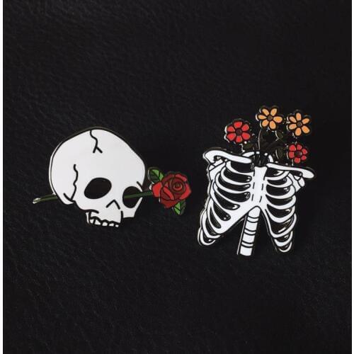 Goth Romance Rose Flower Skeleton Enamel Pin Love Couple Skeleton Jewelry Dark Punk Brooches Badges Unisex Goth Enamel Pins
