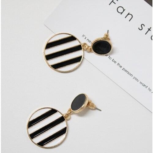 Fashion Earrings Jewelry Classic Black White Stripes Earring Simple Round Statement Drop Earrings for Women Ear Jewelry Brincos