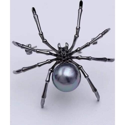 Exaggerated Black Spider Pearl Brooches Pins for Women Men Retro Punk Unique Insect Animal Brooch Jewelry Clothes Decoration