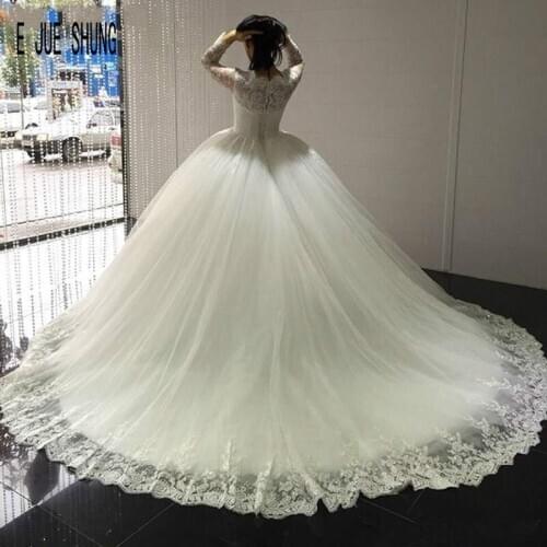E JUE SHUNG Vintage Print Ball Gown Wedding Dresses Scoop Neck Long Sleeves Button Back Lace Wedding Gowns Vestido De Novia