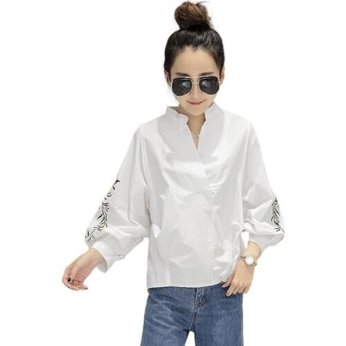 Flower Embroidery White Women Blouse 2021 Summer New Loose All Match Casual Lantern Sleeved Female Pulls Outwear Coat Tops