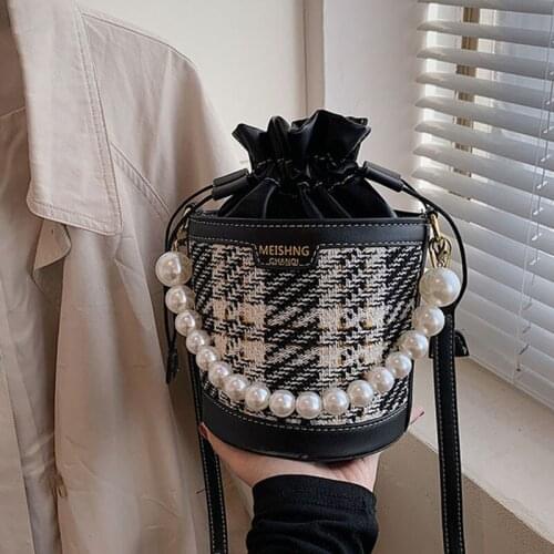 European and American Ladies Pearl Handbags 2021 New Fashion Autumn and Winter One-shoulder Messenger Bag Pearl Chain Bucket Bag