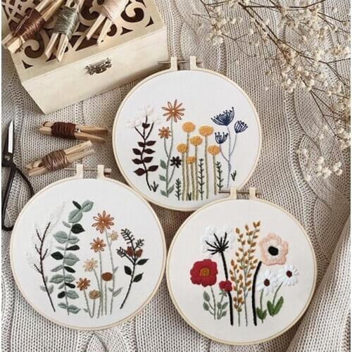 Diy embroidery kit beginner- Modern Floral Pattern - Hand Embroidery Full Kit - DIY Flower Embroidery Hoop Wall Art Kit