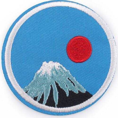 Round Mountain Embroidery Patches For Clothing Outdoor Travel Patch Iron On Patches On Clothes Natural Badge Custom Patch