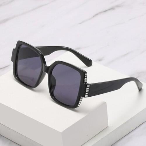 New personality diamond-studded sunglasses for women fashion square sunglasses glasses hot sale outdoor driving beach glasses