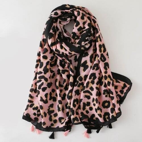 New Fashion Brand Lovely Pink Sexy Leopard Dot Tassel Viscose Shawl Scarf Lady High Quality Pashmina Stole Bufandas Muslim Hijab