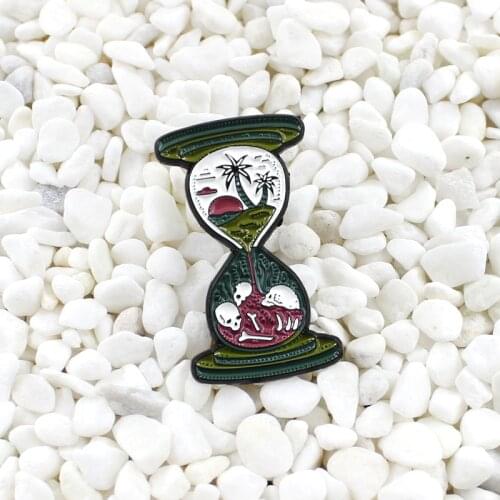 Hourglass brooch Lonely island sunset coconut tree Sketeton Personality creative badge Denim leather backpack pin Halloween gift