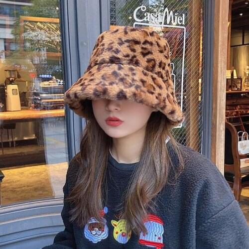 Fashion Winter Leopard Faux Fur Bucket Hats For Women Girl Cow Print Plush velvet Warm Panama Black White Fisherman Hats Bob