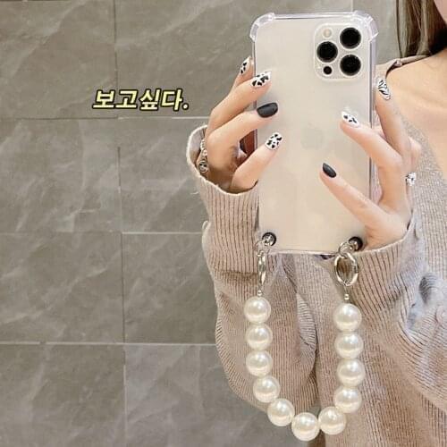 Luxury Big Pearl Bracelet Chain soft case For Samsung S7 Edge S8 S9 S10 S20 S21 Plus S10e Note 8 9 10 Plus 20 Ultra S20FE S21FE