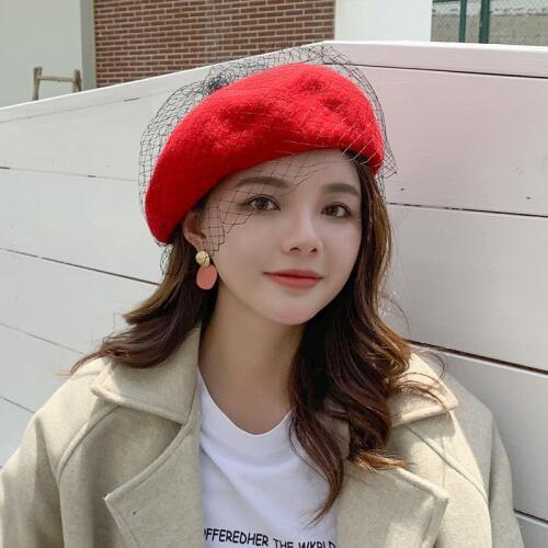 Elegant Lace Berets Female Vintage Noble Style Pure Color Mesh Yarn Temperament Autumn Winter New Festival Accessories Berets