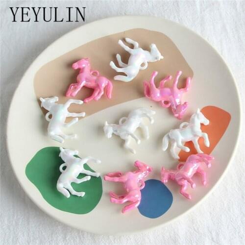 10Pcs/lot Cute Pink White Acrylic Horse Charms Pendant for Women Girls Diy Handmade Necklace Jewelry Making Accessories