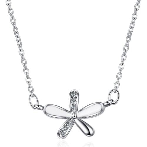 Small Daisy Necklace Flower Clavicle Chain Choker Necklace Stainless Steel Jewelry Pendant Necklace for Women Dainty Gifts