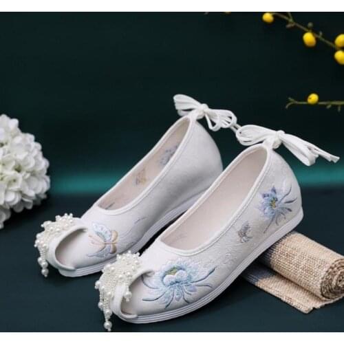Spring Autumn China Style Retro Height Increasing Wedges Shallow String Bead Crystal Embroider Canvas Women Casual Pumps Shoes