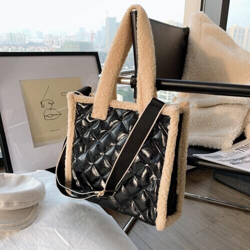 HOT Original Design Autumn/winter Handbags 2021 New Fashion Lamb Hair Messenger Shoulder Bag Portable Tote Bag Square Bag